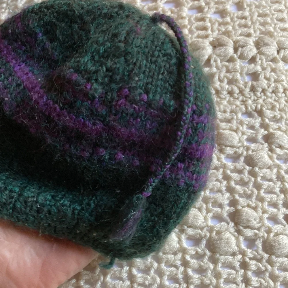 Hand knit beanie for child